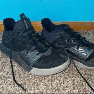 Men’s basketball shoes